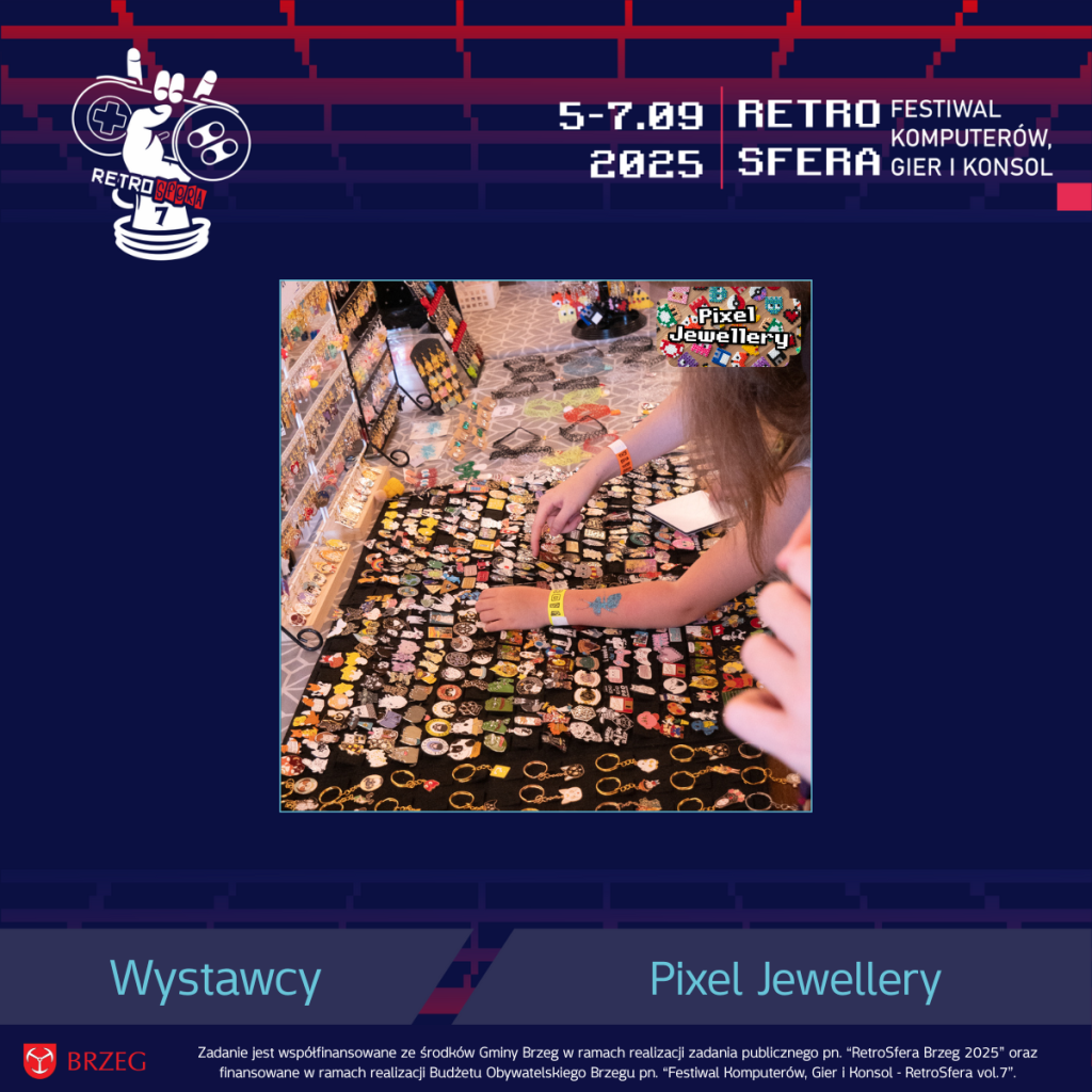 Stoisko Pixel Jewellery na RetroSferze – widoczna osoba przegląda ręcznie wykonane breloki, przypinki i kolczyki w stylu pixel-art i popkultury. Na stole rozłożone są setki kolorowych gadżetów inspirowanych grami, anime i LEGO.